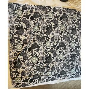 Disney Parks Haunted Mansion Madame Leota Scarf Black White Green 36”x 36”